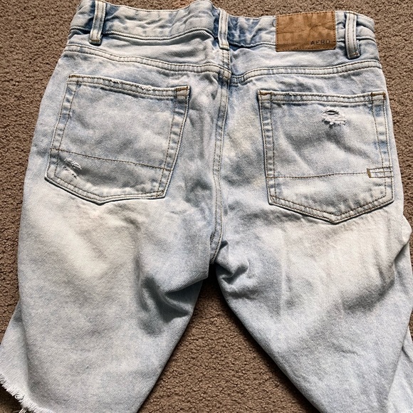 Aero shorts size 28 - Picture 3 of 3